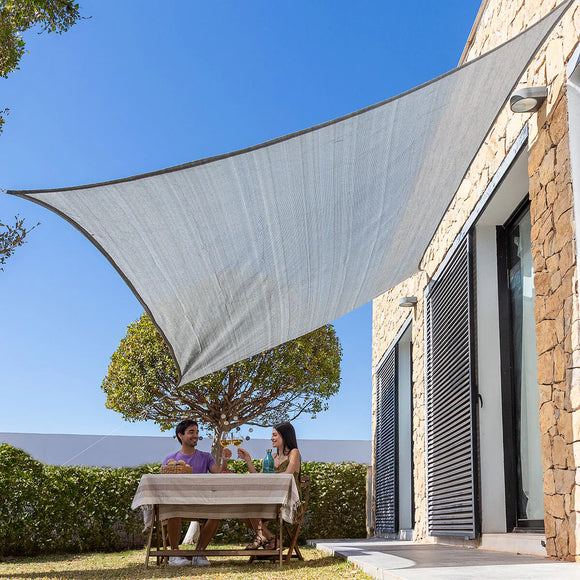 Tenda Parasole a Vela Rettangolare in un giardino moderno, perfetta per idee ombreggiatura giardino moderne