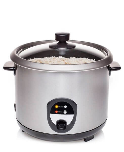 Cuociriso automatico per casa in acciaio inox con riso cucinato all'interno e pannello di controllo