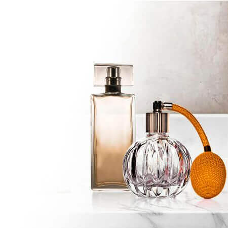 Collezione di profumi smart sostenibili con flaconi eleganti e design unico