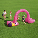 Irrigatore flamingo da giardino gonfiabile per divertimento estivo con bambini che giocano sull'erba