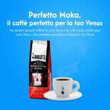 Sacco di caffè macinato Perfetto Moka Bialetti con tazza da caffè e caffettiera italiana Bialetti acciaio inox