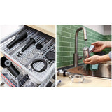 Accessori del tritatutto Bosch potente 1900W a sinistra e pulizia sotto il rubinetto a destra