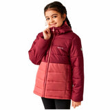 Giacca bambini Regatta in rosso scuro con cappuccio, ideale per attività all'aria aperta e per la caccia