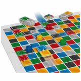 Gioco da tavolo Ligretto Domino di Schmidt Spiele con tessere colorate e pedine in movimento