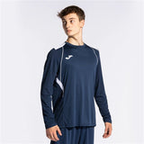 Maglia sportiva bambini maniche lunghe Joma Sport in blu con dettagli bianchi, ideale per sport all'aperto