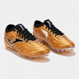 Scarpe da calcio Joma uomo in oro con design moderno e suola per grip su terreni erbosi