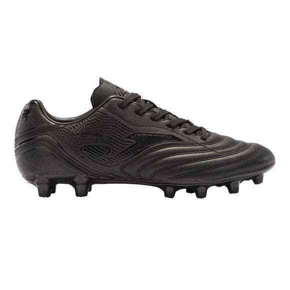 Scarpe da calcio uomo Joma in nero con suola resistente per prestazioni elevate sul campo