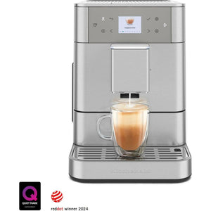 Caffettiera superautomatica KitchenAid 15 bar in acciaio inox con funzionalità di preparazione del caffè e cappuccino