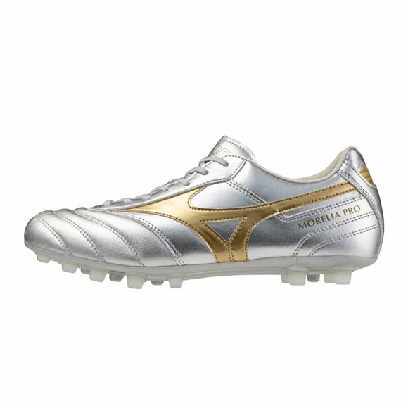 Scarpe da calcio Mizuno Morelia II Pro in argento e oro con design classico e suola in gomma