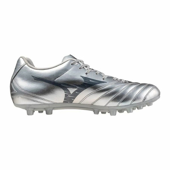 Scarpe da calcio Mizuno uomo in argento con design aerodinamico e suola in TPU per prestazioni elevate