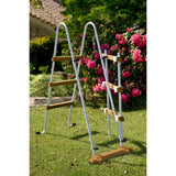 Scala per piscina smontabile in legno con struttura robusta, ideale per giardini e piscine all'aperto