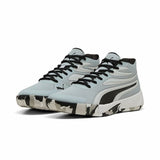 Scarpe da basket Puma uomo in grigio chiaro con dettagli camouflage e suola resistente per prestazioni elevate