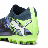 Scarpe da calcio Puma Future 7 Pro uomo con design moderno e suola adatta per campi in erba artificiale