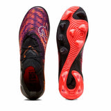 Scarpe da calcio Puma Future uomo in nero e arancio con suola in gomma per prestazioni elevate