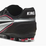 Scarpe da calcio Puma King uomo nere con dettagli in rosso per prestazioni elevate sul campo