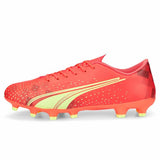 Scarpe da calcio Puma Ultra 5 Play uomo in rosso con suola adatta per campi in erba naturale