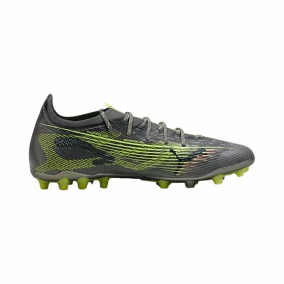 Scarpe da calcio Puma Ultra 5 uomo in grigio con suola antiscivolo e design aerodinamico