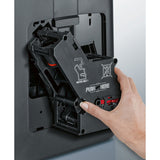 Dettaglio sulla caffettiera superautomatica Siemens con serbatoio dell'acqua estraibile per un facile riempimento