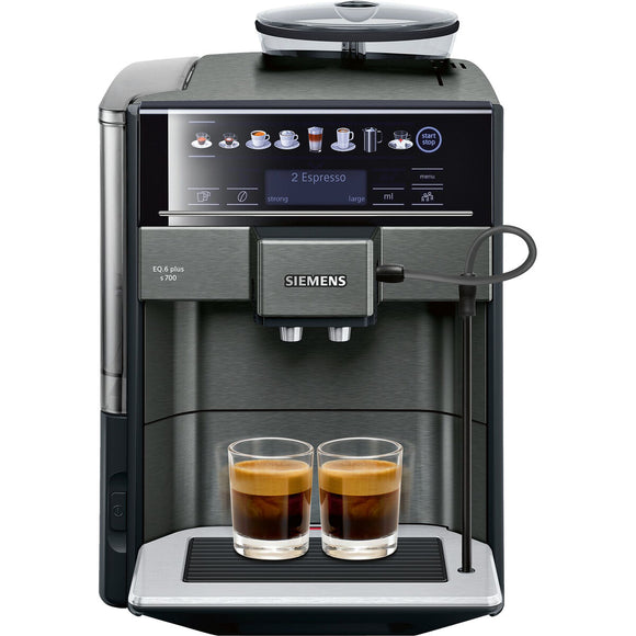 Macchina caffè automatica Siemens EQ.6 Plus con display touchscreen e due tazze di espresso