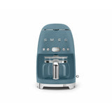 Caffettiera americana Smeg in azzurro con design retro e serbatoio in vetro per preparare caffè delizioso