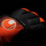 Guanti da portiere Uhlsport Soft Resist adulti in nero e arancio con rinforzi per una presa sicura
