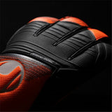Guanti da portiere Uhlsport Soft Resist adulti in arancione e nero con design ergonomico per una presa migliore
