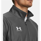 Giacca sportiva uomo Under Armour in grigio con zip e logo distintivo sul petto