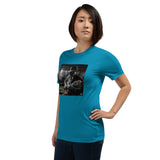 T-shirt chitarra classica musica in azzurro con grafica di un musicista sul davanti
