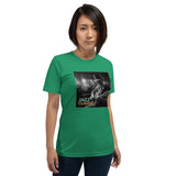 T-shirt chitarra classica musica verde con una stampa di un chitarrista jazz in azione