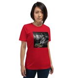 T-shirt chitarra classica musica rossa con immagine di musicista sul palco per appassionati di jazz