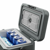 Mini frigo portatile Yolco ET8 con bottiglie di bevande in una scatola grigia, ideale per picnic e viaggi